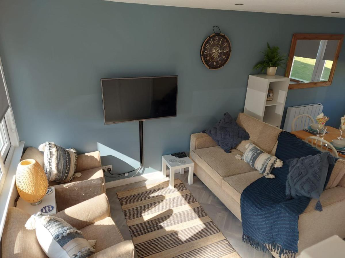 הוילה Lamphey Galwad Y Mor A Coastal Escape In Pembrokeshire'S National Parks מראה חיצוני תמונה